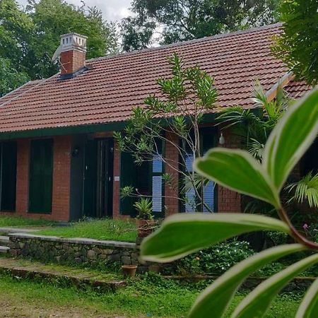 Adri Chembra Hostel Meppādi Kültér fotó